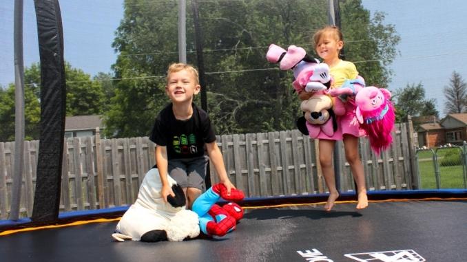 12 Games to Play on The Trampoline - Interesting games