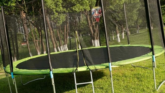 How to Fix a Stuck Zipper for a Trampoline - Things to Know