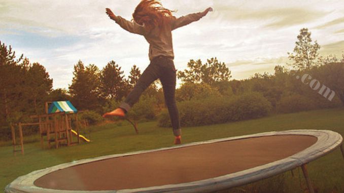 What are The Benefits of Using an 8ft Trampoline?