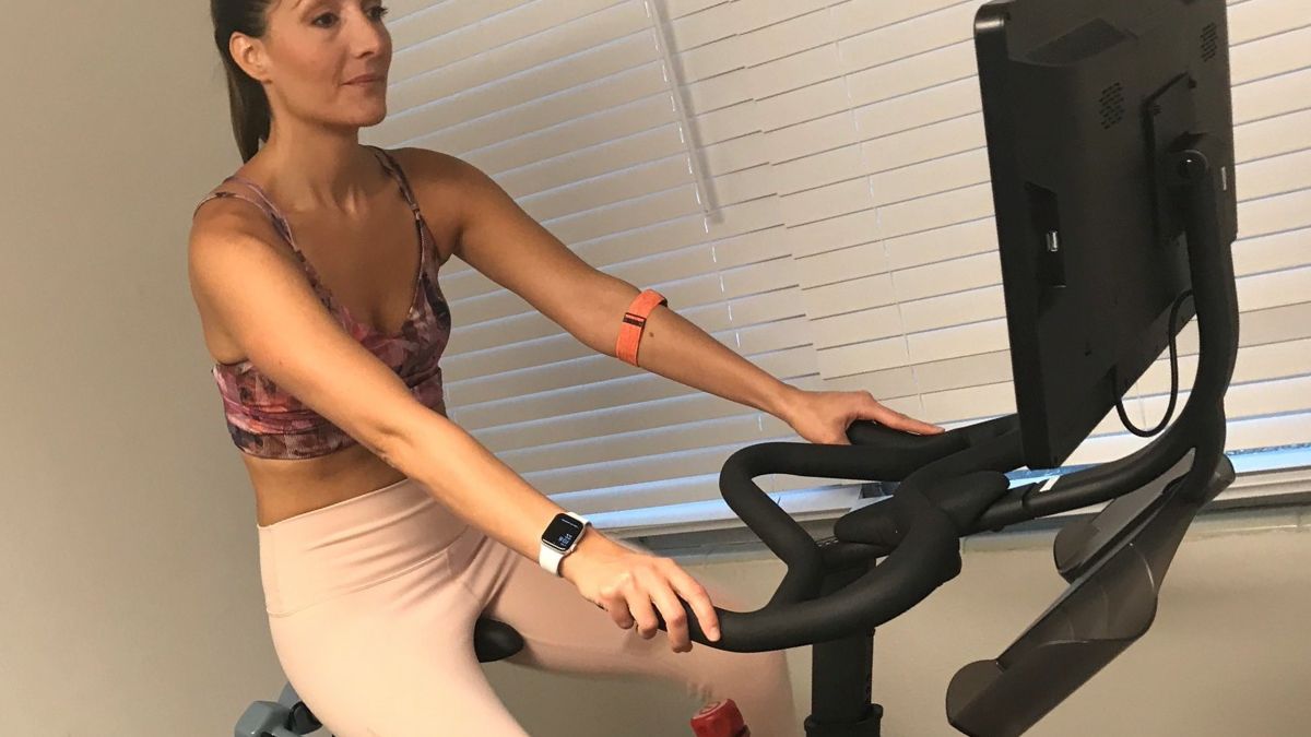 What is the Best Way to Stay Motivated When Riding a Spin Bike at Home?